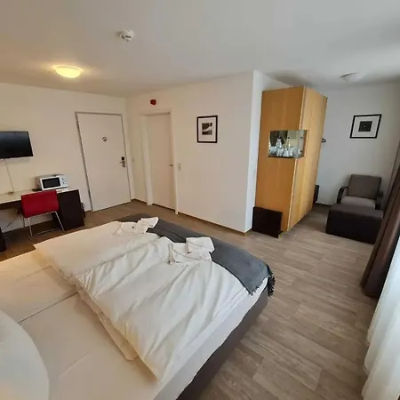 Check-inn - Hotel *