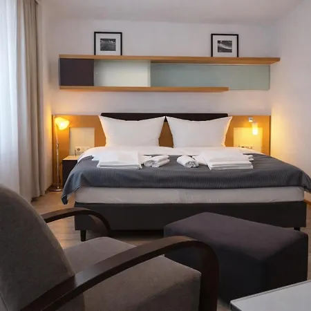 Hotel Check-inn - *