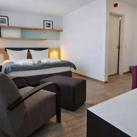 Check-inn - Hotel *