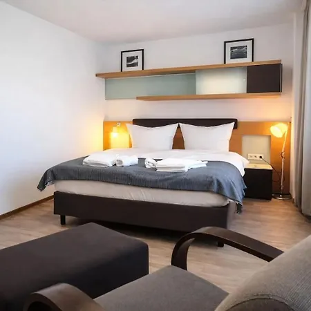 Hotel Check-inn - *